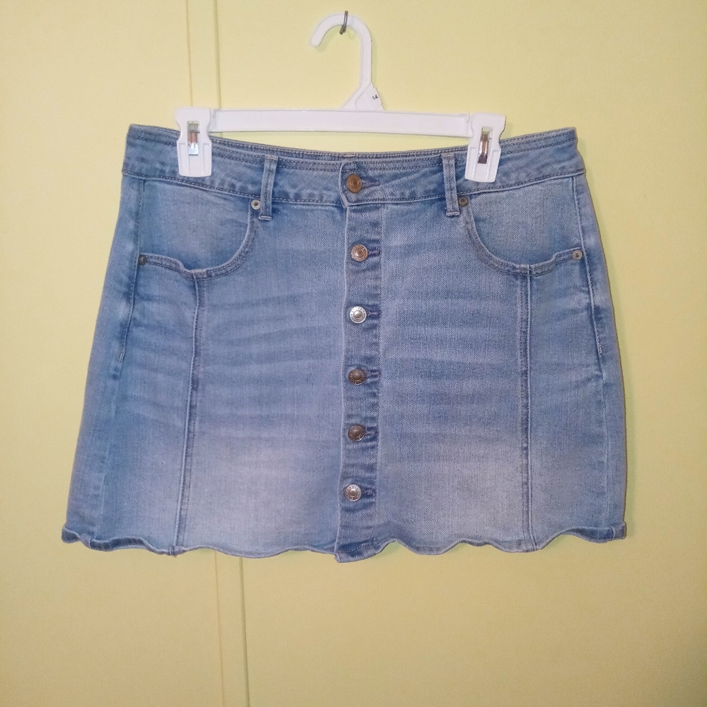 denim Mini skirt with ruffled edges